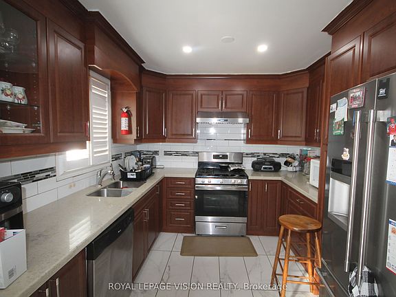 3rd image of 45 Bradbury Cres