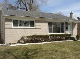 23090 Norwood St, Oak Park, MI 48237