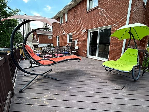 4th image of 902 Garden City Dr