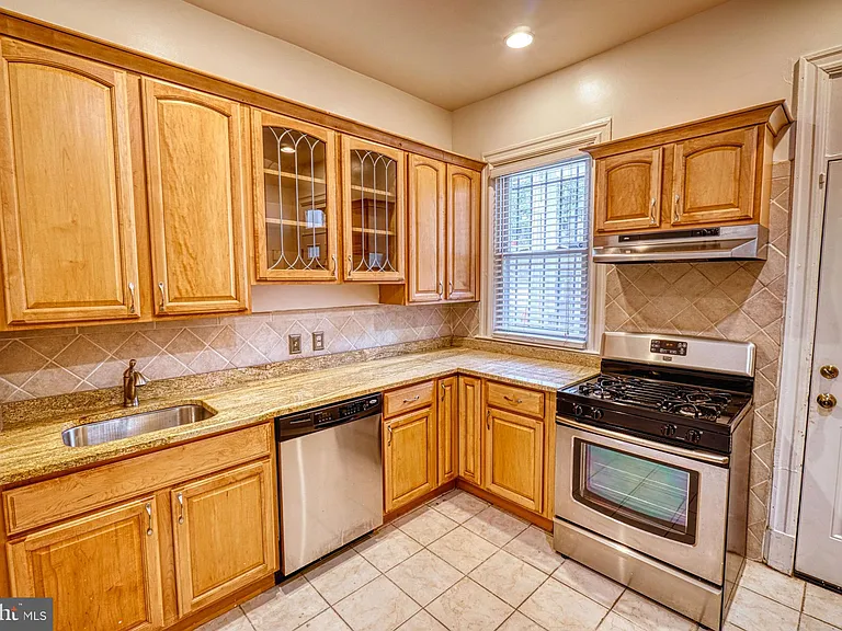 1821 Kilbourne Pl NW — Photo 12