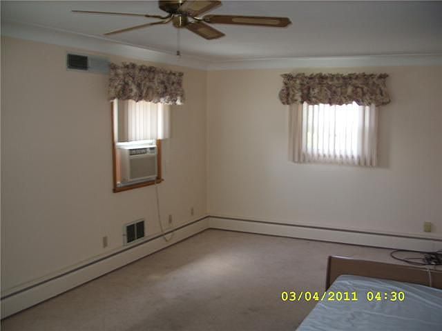 2nd image of 401 Grove St