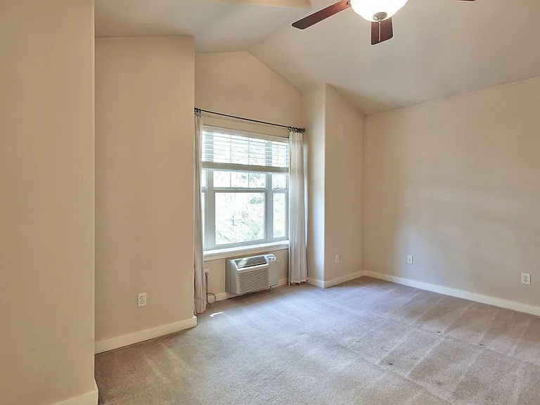 2109 NE 50th Way — Photo 16