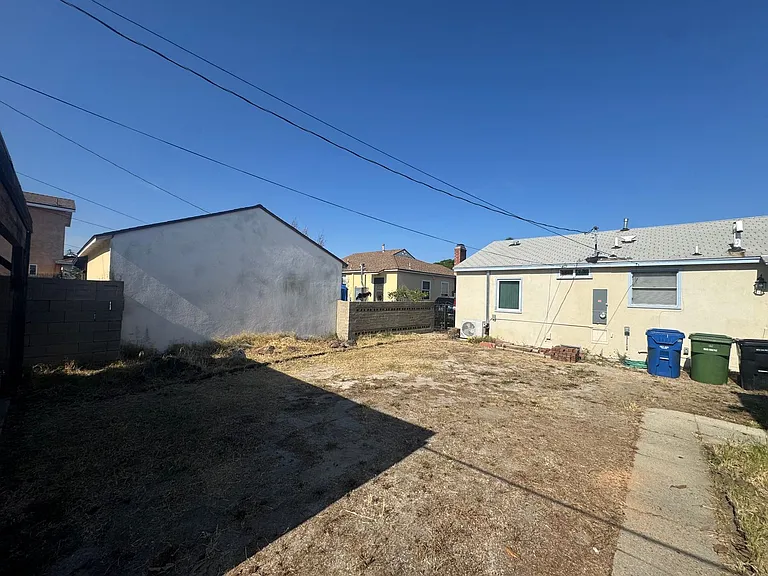7333 Camellia Ave — Photo 26