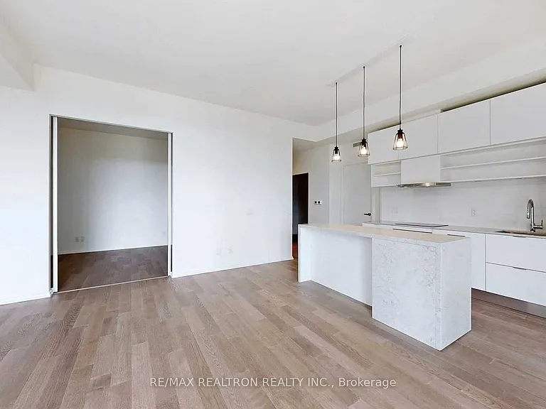 5 Soudan Ave #1628 — Photo 11