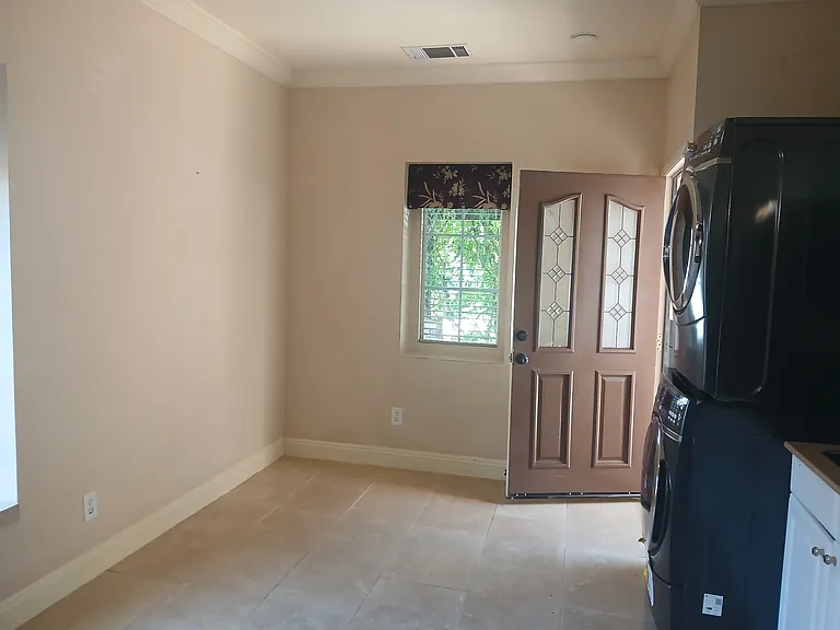 29853 Old Sycamore Ln — Photo 2