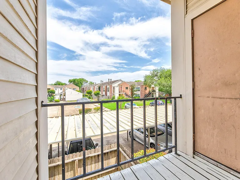3742 Thistlemont Dr — Photo 22