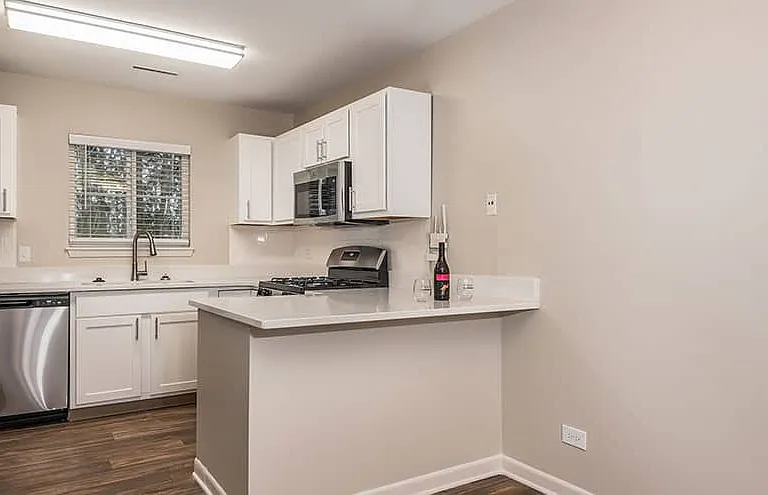 Pembrook Club Apartment Homes — Photo 28