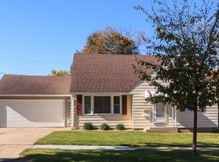 124 Janice Dr NW, Cedar Rapids, IA 52405