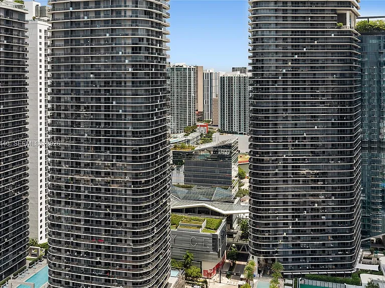 1000 Brickell Plz #4015 — Photo 51
