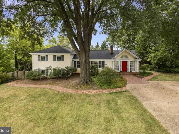 1909 Earldale Ct, Alexandria, VA 22306
