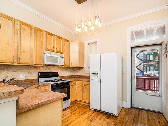 5th image of 1040 N Winchester Ave #1A