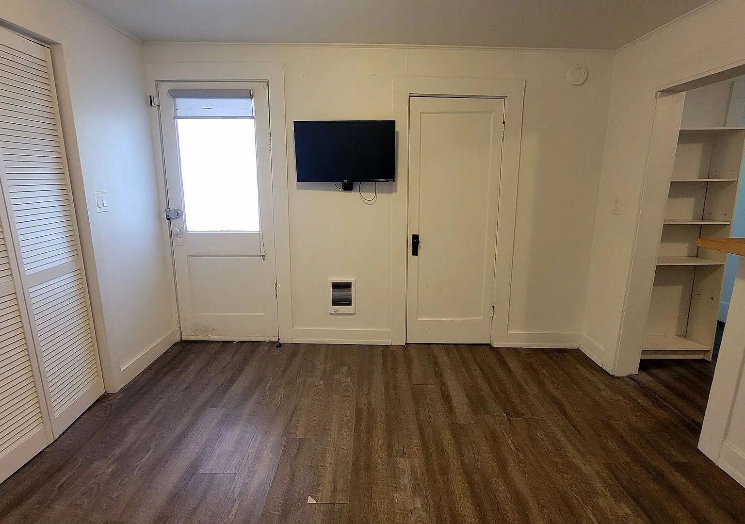 044SCobert5503 — Photo 4
