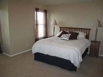 2nd image of 2070 SE 61st Pl