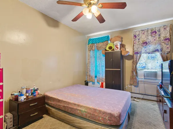 78 Linden Avenue image 17 of 24