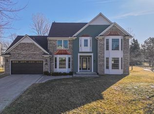 6862 Fieldstone Dr, Troy, MI 48085