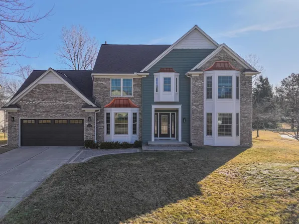 6862 Fieldstone Dr, Troy, MI 48085