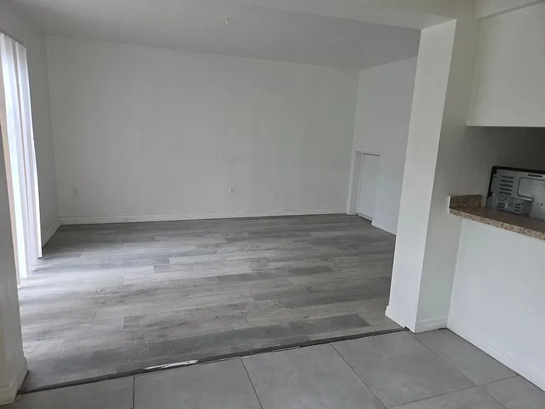 1033 W Sumner St — Photo 5