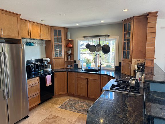 5th image of 1331 Greenlake Dr