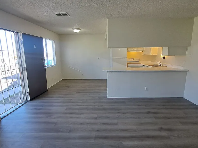 156 Judy Ln — Photo 2