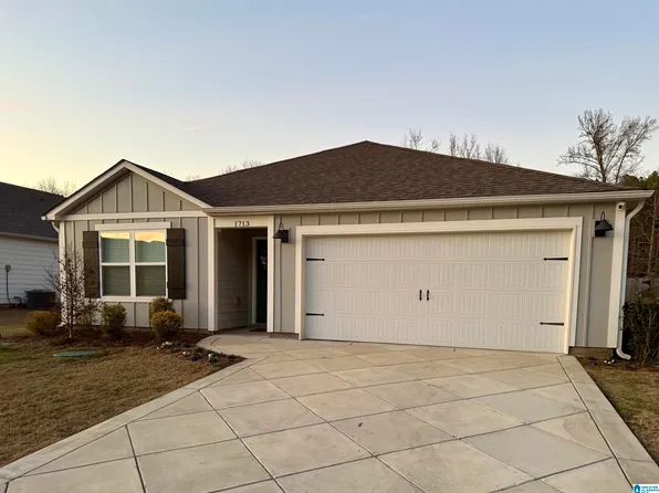 1713 Dixon Cir, Mount Olive, AL 35117