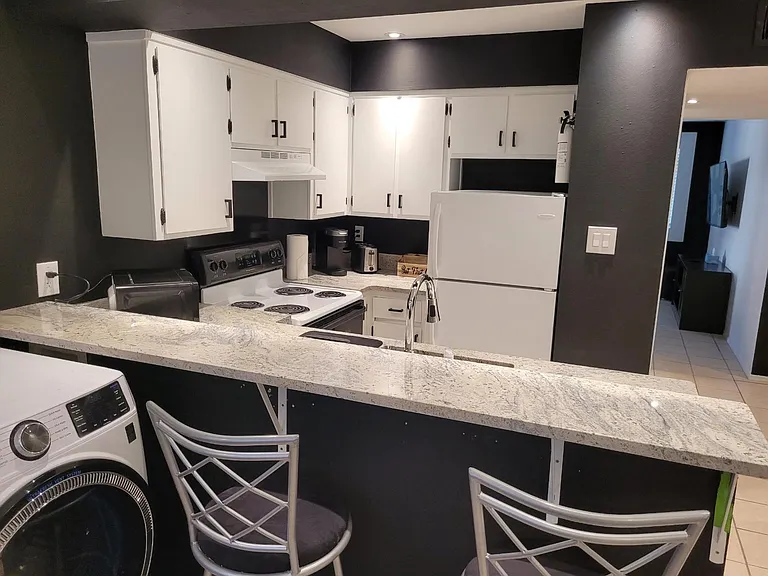 314 Alvarado Dr NE #A — Photo 13