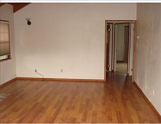 3rd image of 824 Elysian Blvd