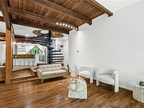 11th image of 2965 Pond View Ct