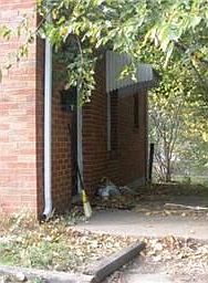 3rd image of 916 E South Ave