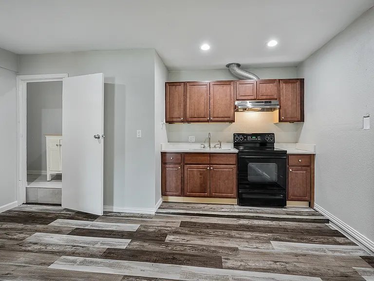 2969 Leahy Dr — Photo 10