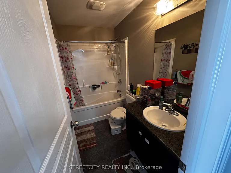 464 Commissioners Rd W #24 — Photo 7