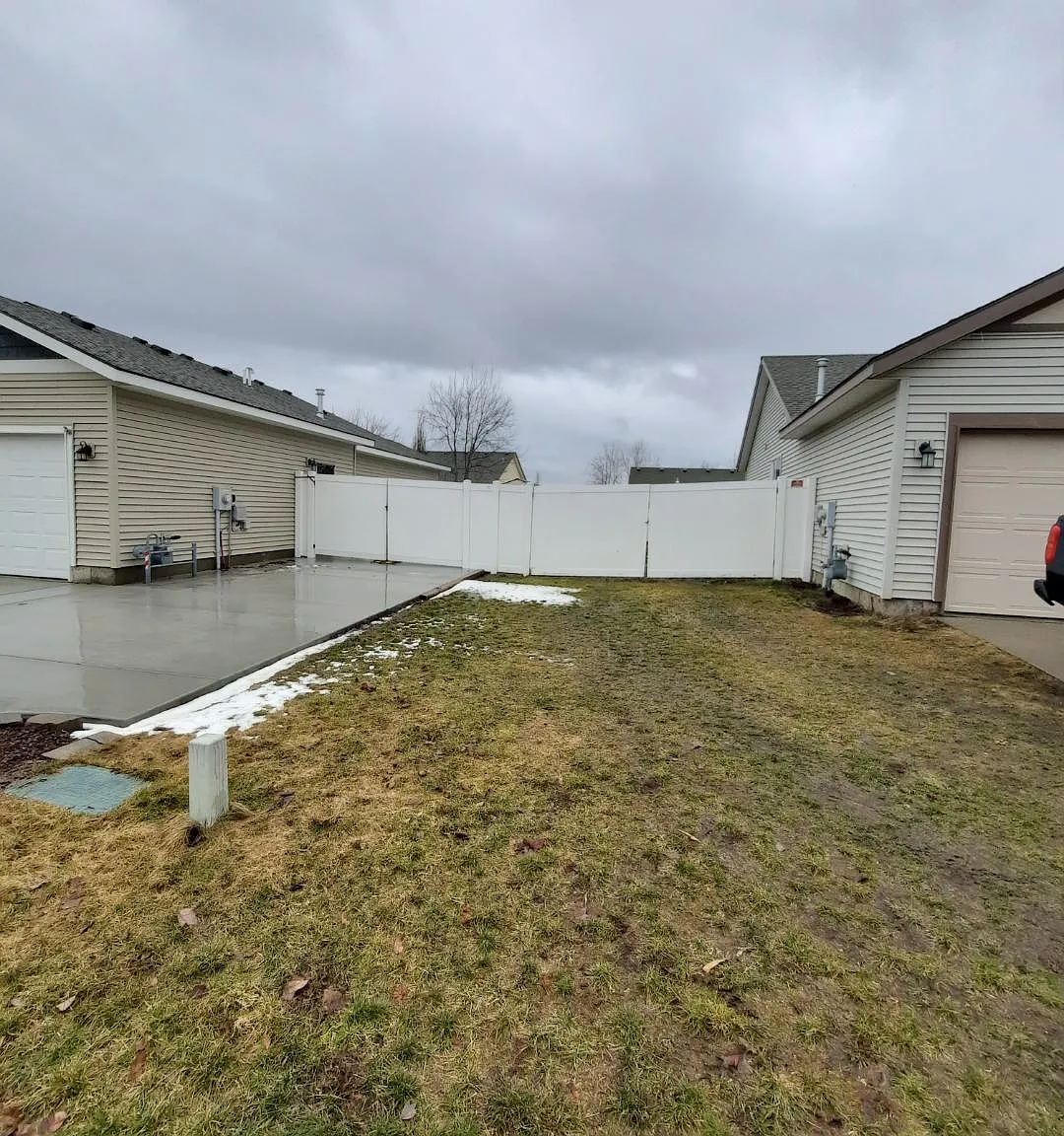 3 bed, 1200 sqft, $2,100 — Photo 2