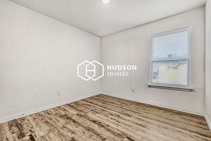 1331 Hidalgo St — Photo 8