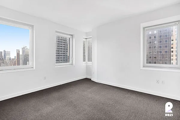 Rented by REZI | media 35