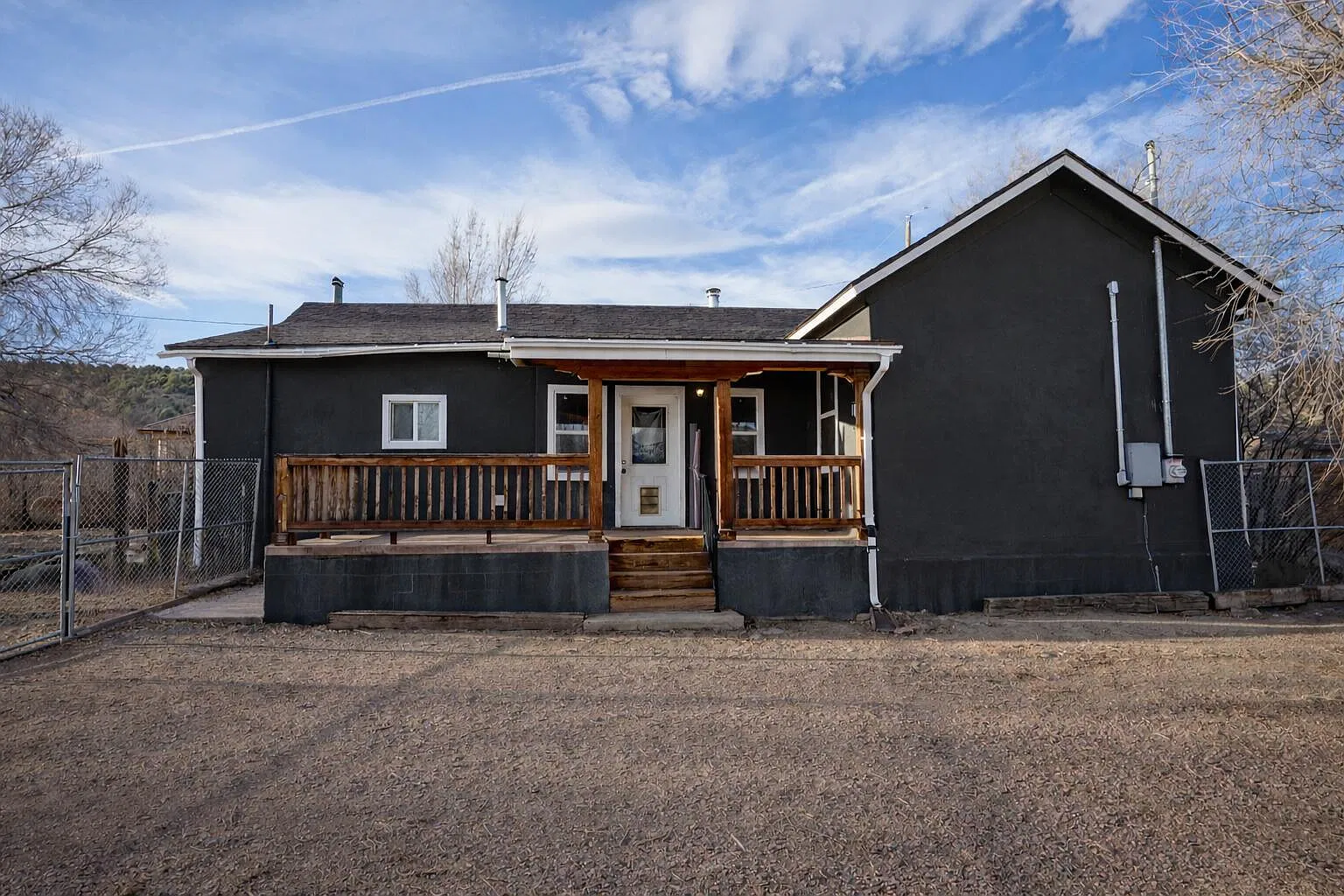 2 bed, 1.0 bath, $1,200 — Photo 1