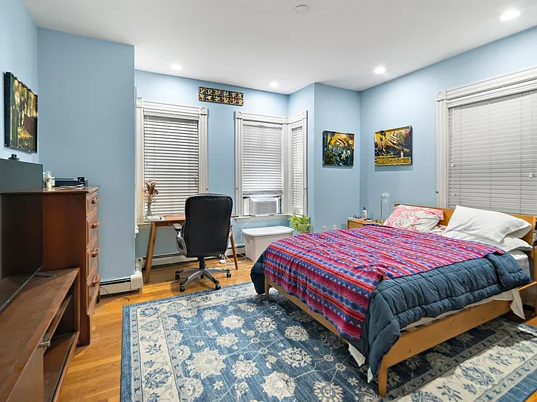 8 Leland St #1 — Photo 9