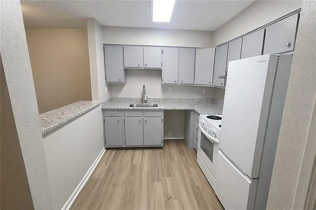 106 E 3rd St #11 — Photo 5