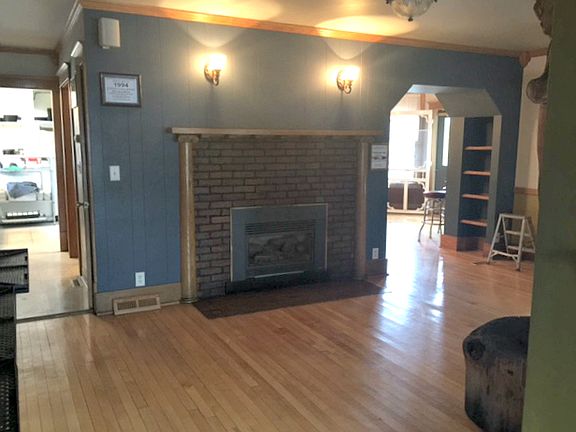5th image of 912 Carpenter Ave