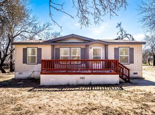 200 Mil Encinos St, Adkins, TX 78101