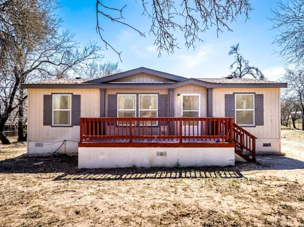200 Mil Encinos St, Adkins, TX 78101