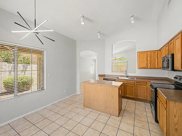 7043 W Phelps Rd — Photo 12