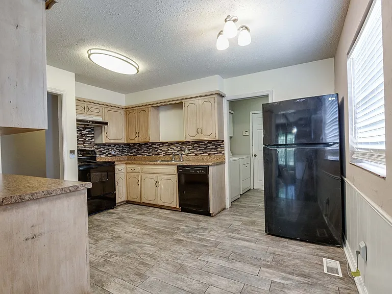 11007 Greystone Ave — Photo 15
