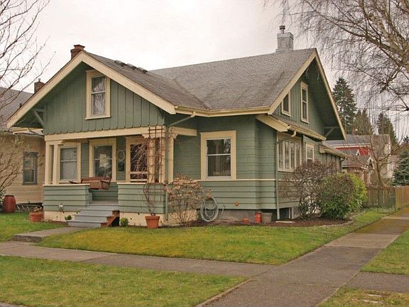 Charming classic craftsman on a wonderful corner lot!