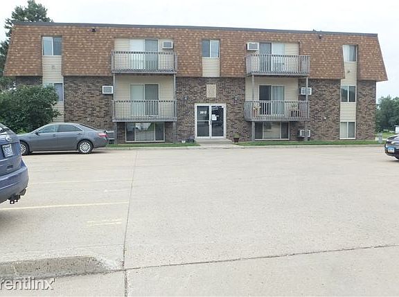 Rosser Ave-Parking Lot