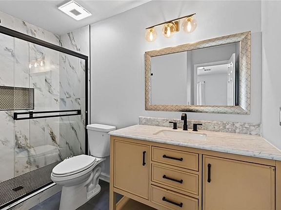 3rd image of 585 McWilliams Rd #2603