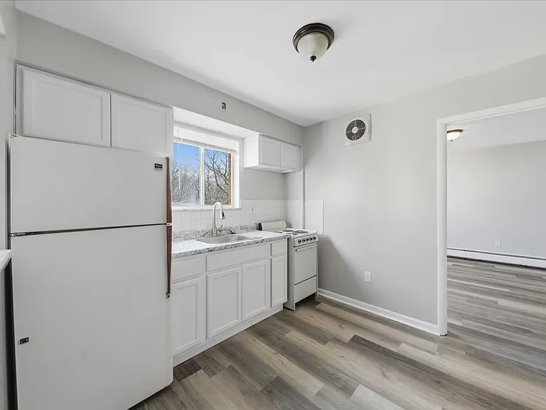 4105 W 8th St — Photo 5