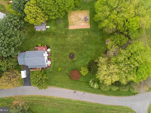 2nd image of 7460 Edgehill Dr