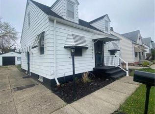 20917 Raymond St, Maple Heights, OH 44137