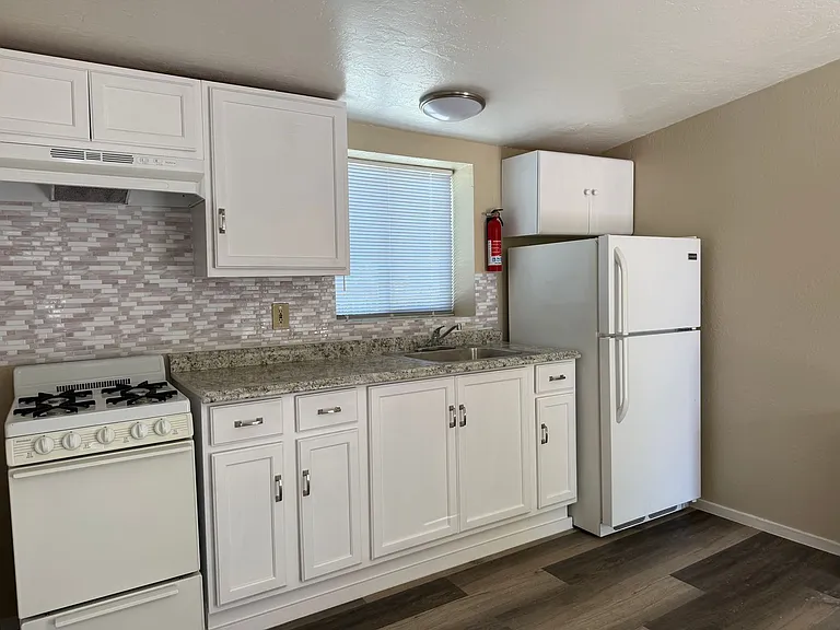 4941 Walnut St — Photo 5