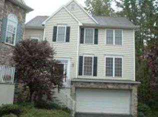 68 Arrowgate Dr, Randolph, NJ 07869