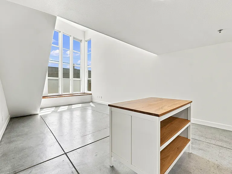 18 Bernice St #101 — Photo 6